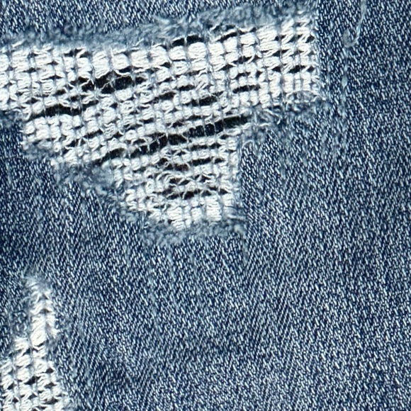 Lucky Brand Lolita Capri Distressed w/ Patches Sewn In Fading & Whiskering 0/25 - Picture 11 of 13